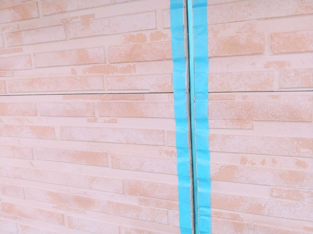 名古屋市南区で塗装工事にて目地シーリングの打ち替えを実施・マスキングとプライマーの施工工程